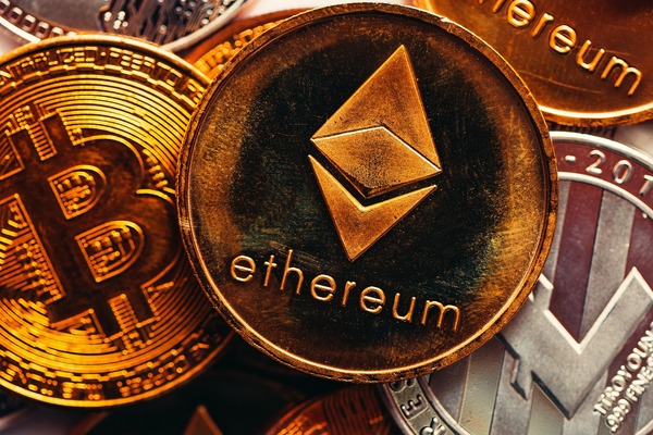BNB Smart Chain and Ethereum coins representing a BEP20 to ERC20 USDT exchange