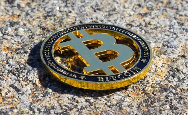 TRON and Solana coins representing a TRC20 to Solana USDT exchange